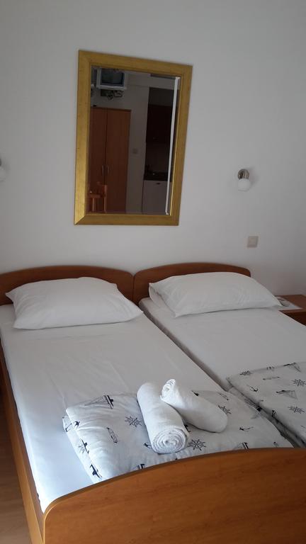 Sunrise Studio Apartments 3 Локва Рогозница Екстериор снимка