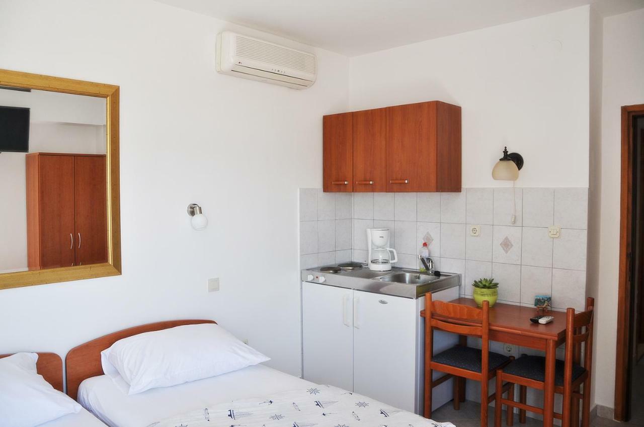 Sunrise Studio Apartments 3 Локва Рогозница Екстериор снимка