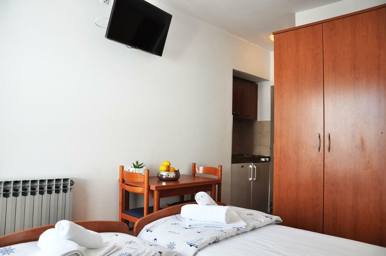 Sunrise Studio Apartments 3 Локва Рогозница Екстериор снимка